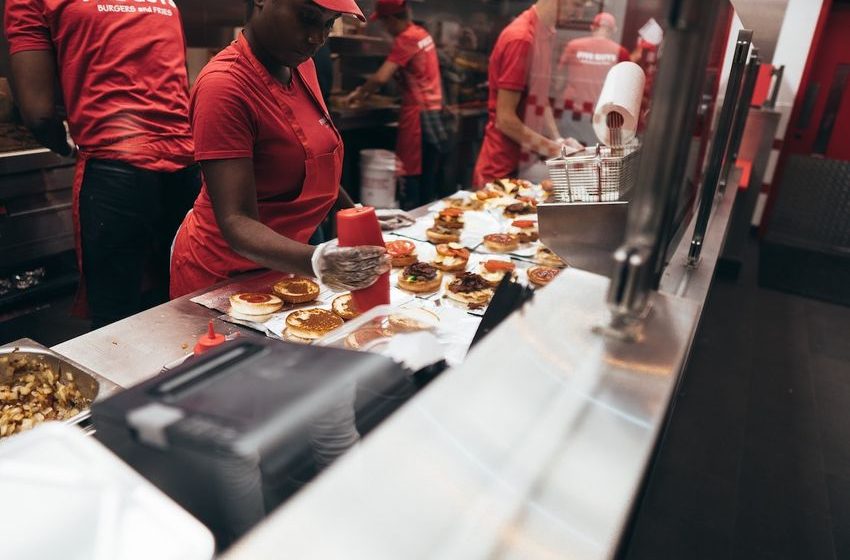  The Weekly Wrap: 2024 Is the Year for Minimum Wage Raises