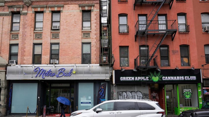  Struggling to stop illegal cannabis stores, New York governor asks online sites to hide them