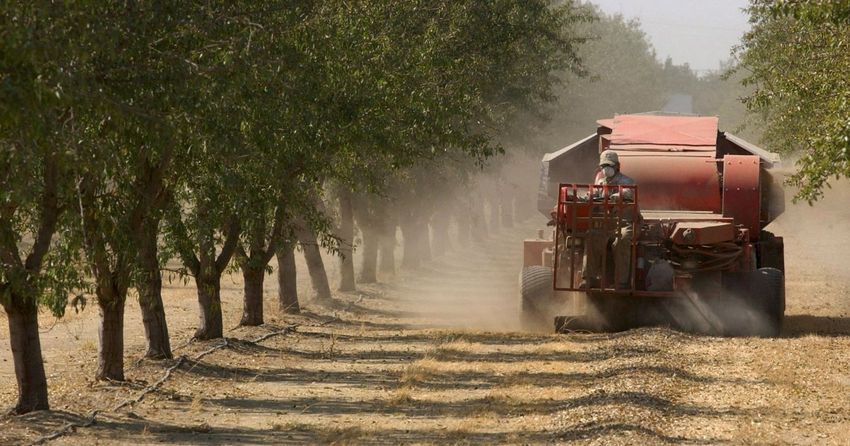  A New California Bill Aims to Ban Paraquat. Yep, That Toxic Stuff Is Still Around.