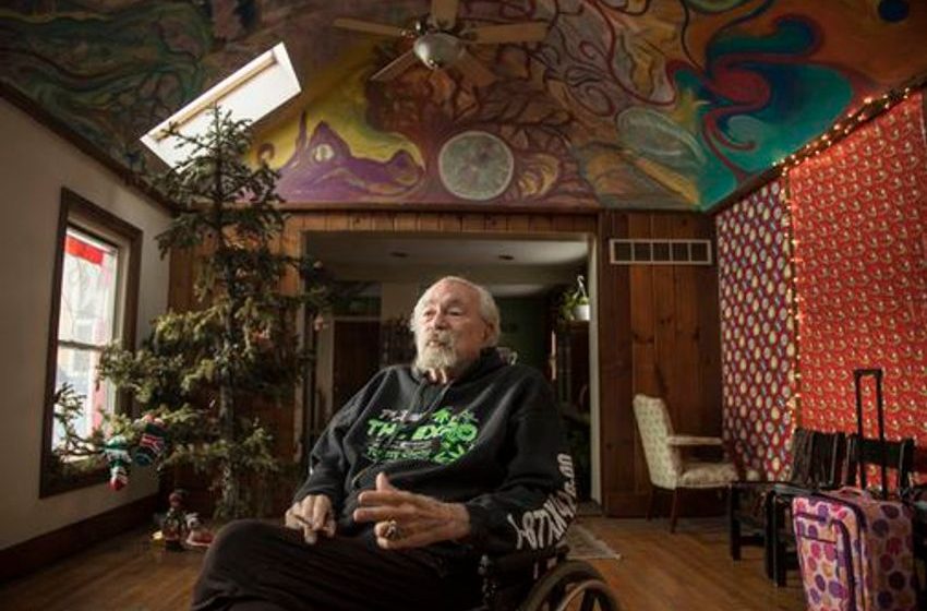  John Sinclair, a marijuana activist who was immortalized in a John Lennon song and concert, dies at 82