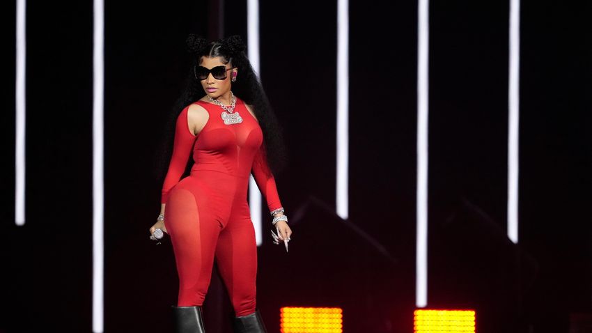  Rapper Nicki Minaj says Dutch police told her they found pot in bags