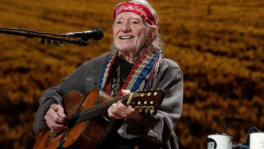  Willie Nelson Wants to Get Your Kitchen High With New Cannabis Cookbook