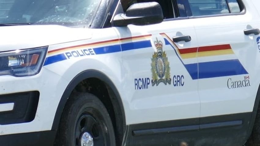  Police officer dragged as suspected impaired driver flees traffic stop, says RCMP