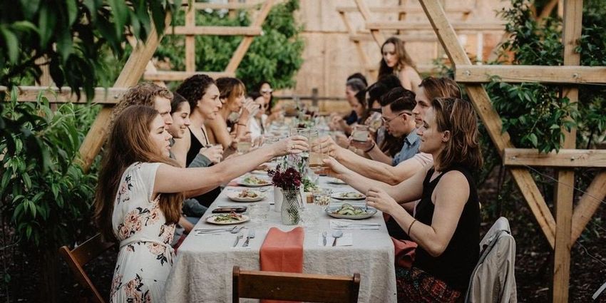  Intimate communal dinner parties are the new (old) way to meet people in SF.