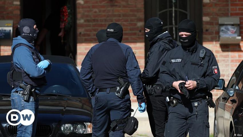  German police raids drug gang with extremist links