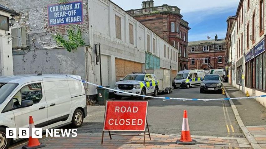  Dumfries town centre street closed after cannabis find