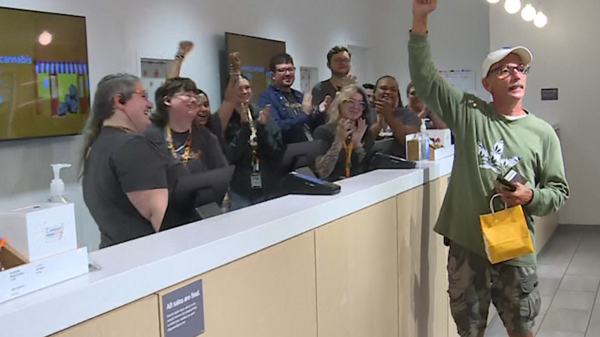  ‘Finally it’s legal’: Cincinnati dispensary celebrates first recreational marijuana sale