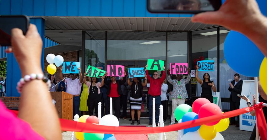  The Government Spends Millions to Open Grocery Stores in Food Deserts. The Real Test Is Their Survival.