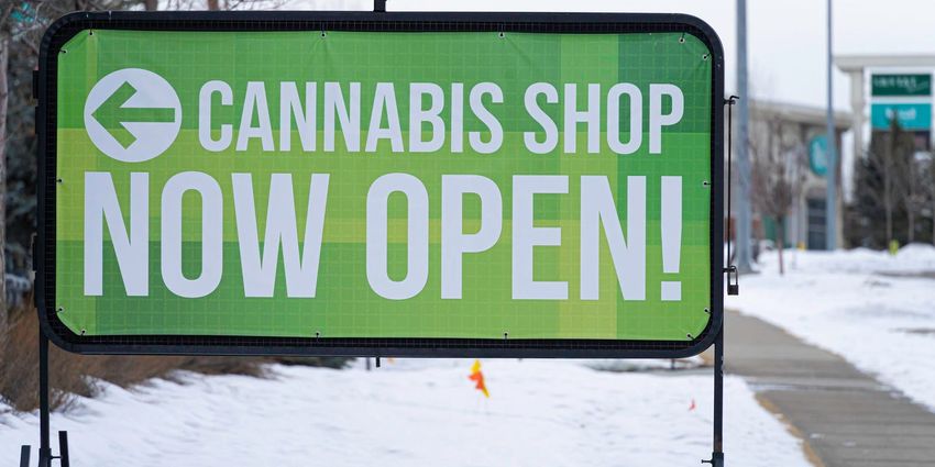  Ohio’s First Marijuana Sales Begin At Nearly 100 Dispensaries