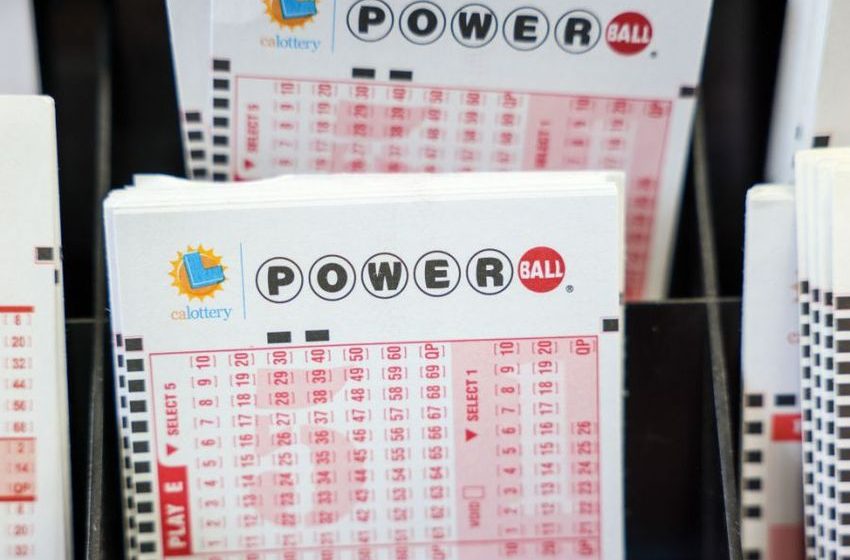  Winning Powerball ticket sold at local Giant Eagle