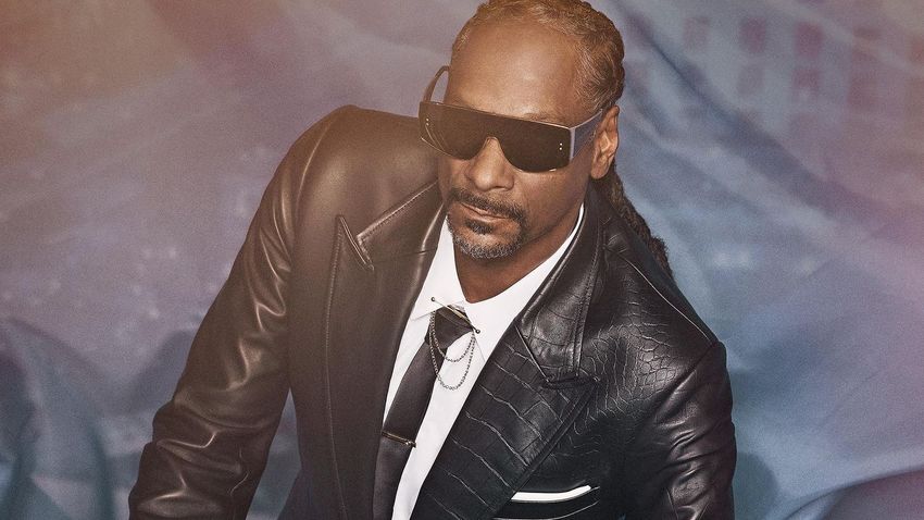  How Snoop Dogg Bet Big—On Himself