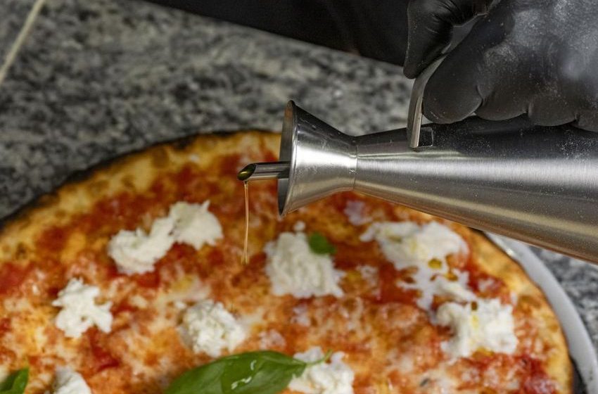  A Pizzeria Ran Out of Oil. Then Things Got Crazy