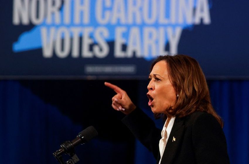  Kamala Harris promises ‘opportunity’ for Black men amid waning support