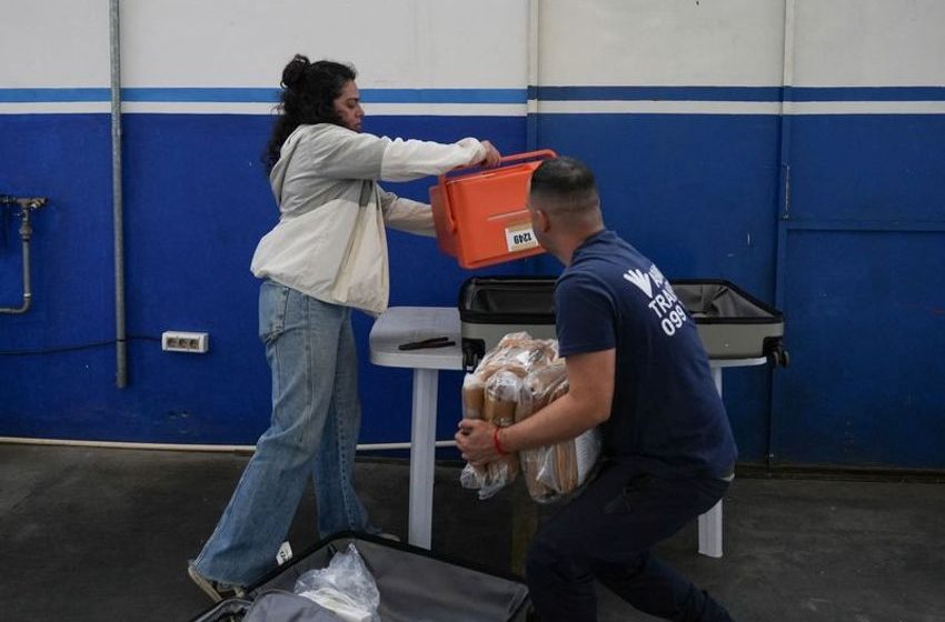  Uruguay’s moderate election race bucks trend of regional political divides