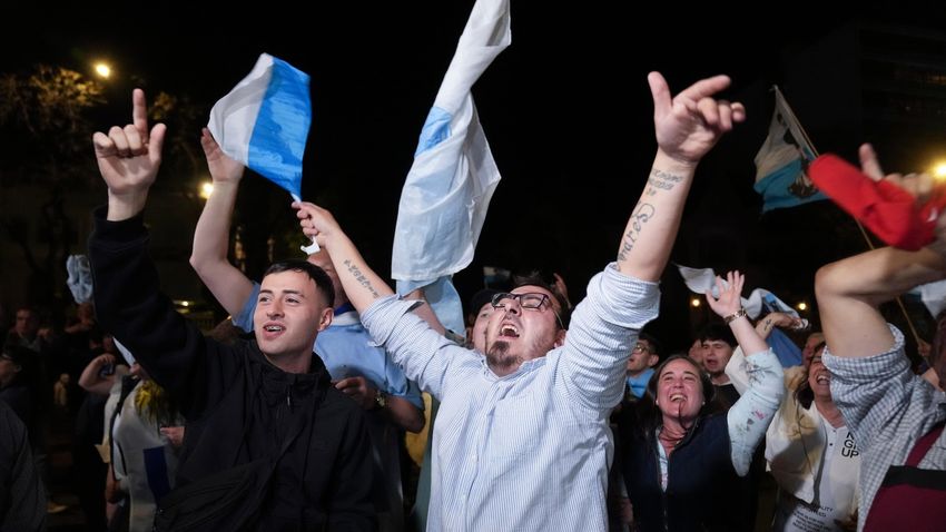  Uruguay’s presidential runoff will be tight. But with rivals in agreement, it’s no nail-biter