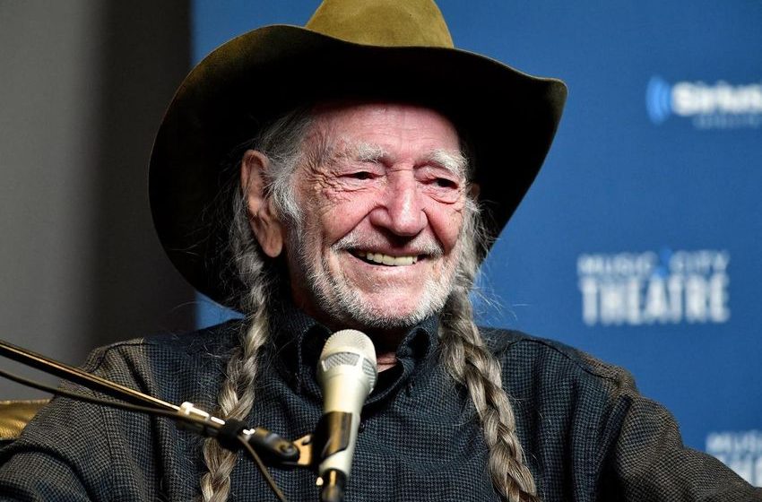  Willie Nelson Endorses Dallas Marijuana Decriminalization Measure