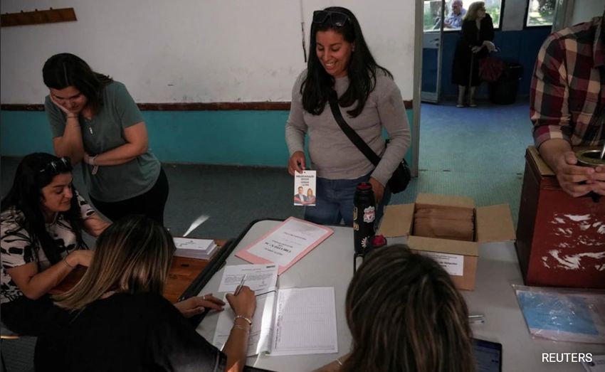  Uruguay Votes For Next President In Razor-Sharp Election