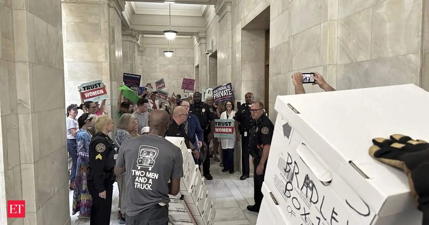  Justice who opposed blocking an Arkansas abortion referendum will lead the state Supreme Court