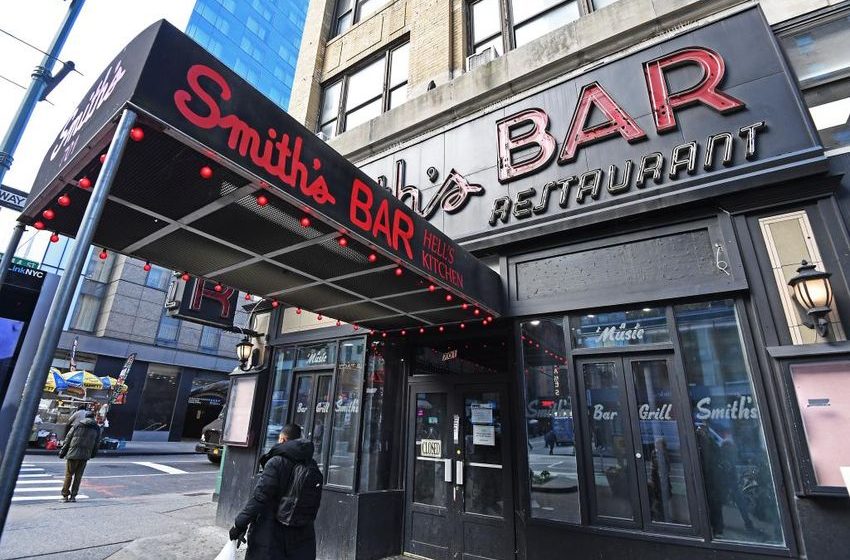  Iconic NYC dive Smith’s Bar to be replaced by weed dispensary near Times Square