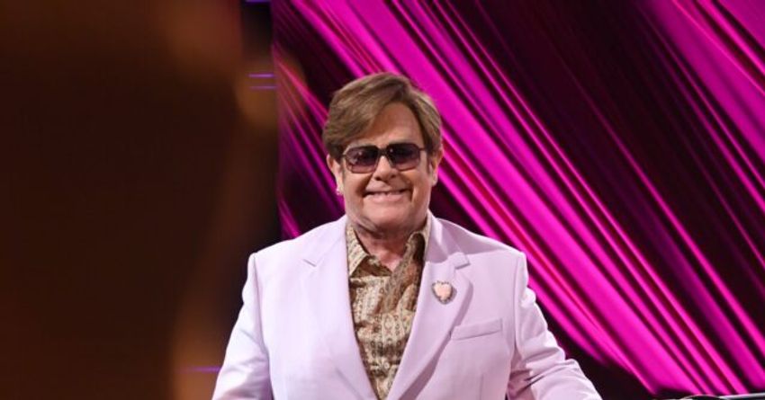  Elton John: Legalizing Marijuana ‘One of the Greatest Mistakes of All Time’