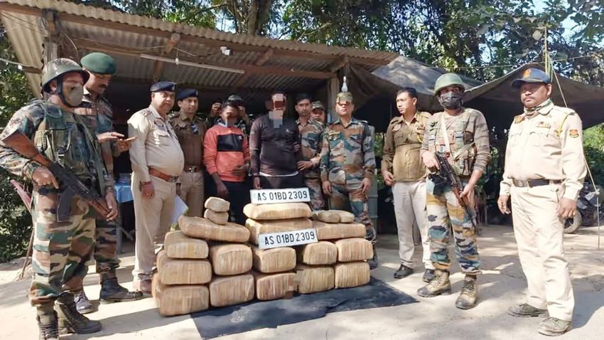  Two arrested with cannabis worth Rs 25 lakh