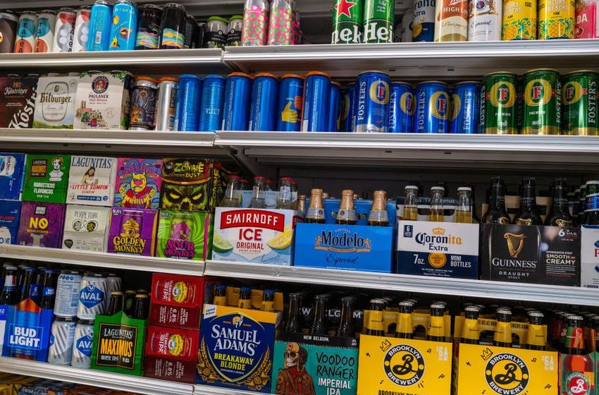  Surgeon General Vivek Murthy Urges Alcohol Companies To Add Cancer Warning Labels