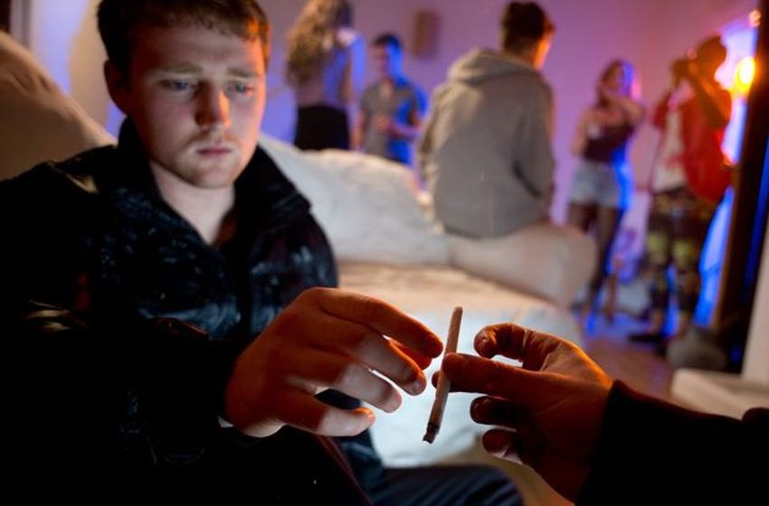  Irish teenagers’ cannabis use linked to influence of friends and parents’ attitudes