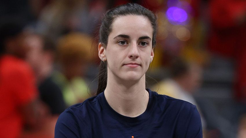  Caitlin Clark says college transfers should sit out a year amid ‘egregious’ recruiting tactics