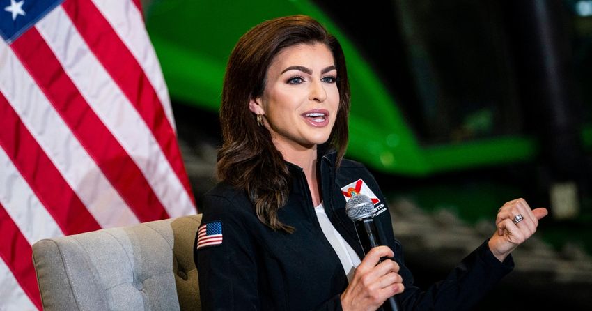  Casey DeSantis considers running for Florida governor amid push from top donors