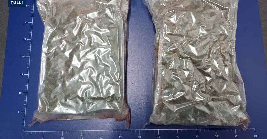  Customs: Cannabis smuggling ring recruited 14-year-old to receive shipments